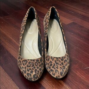 Clarks Leopard Print Pumps